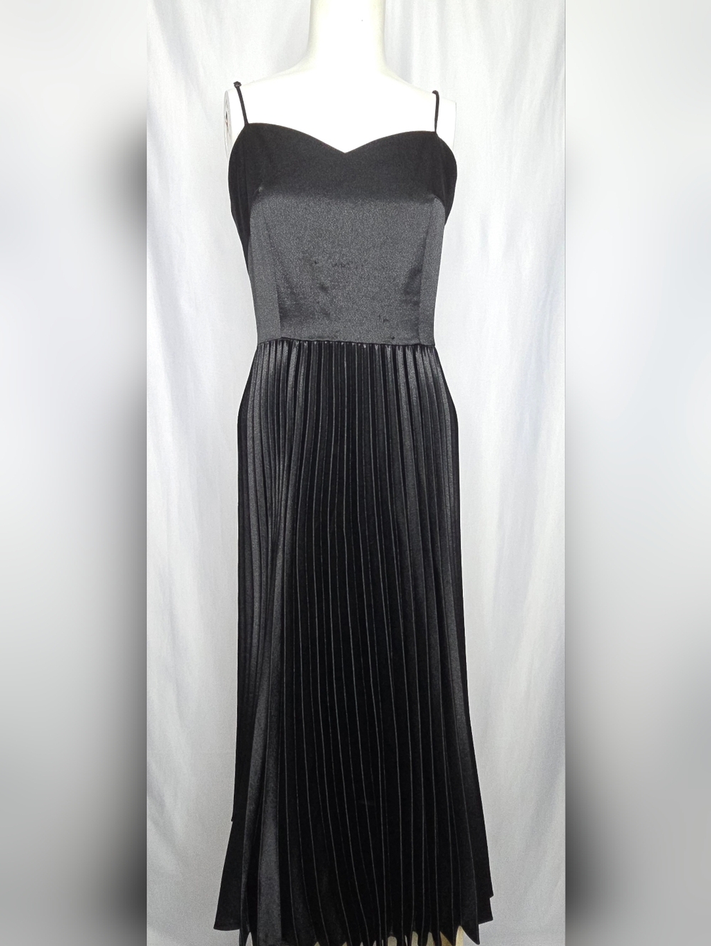 Gianni Bini Black Pleated Maxi Dress Satin Bodice Wedding Guest Size 10 NWOT